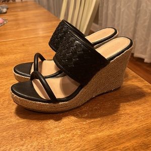 Black & Tan Wild Diva Lounge wedge sandal - size 9